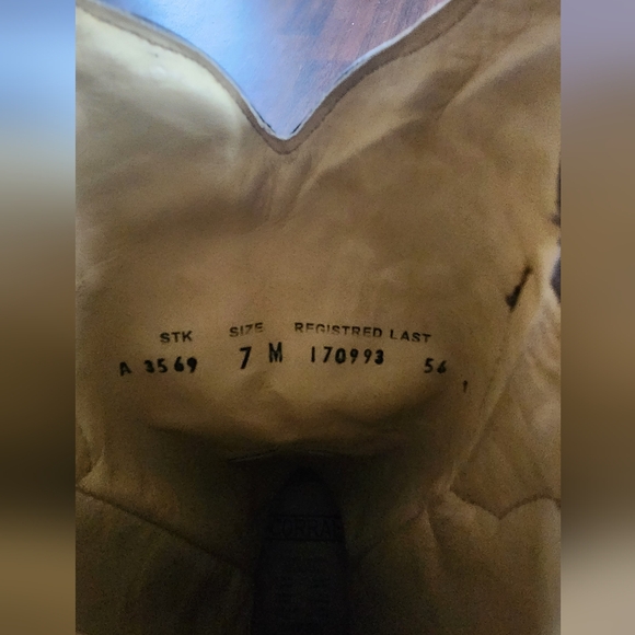 *MOVING* Make an offer* Corral Brown & Black Sequin Inlay Cowboy Boots - Picture 8 of 9